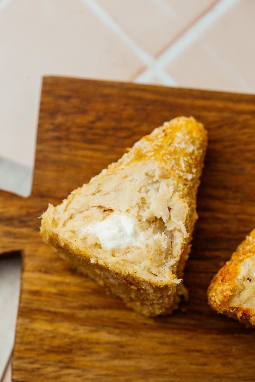 Coxinha Fit de Frango Recheada com Requeijão Cremoso